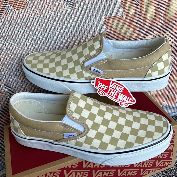 Vans WMNS Classic Slip-0
Checkerboard Taos Taupe
VN0A5A08YUU
Sneakers - Picture 13 of 16